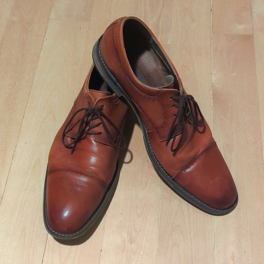 Men's leather shoes